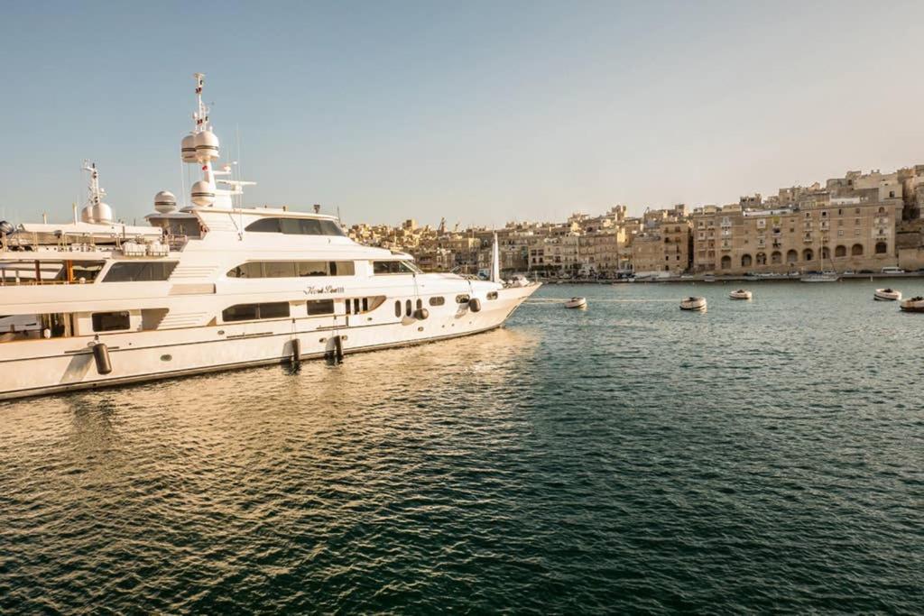 Vittoriosa' Seafront 2 Bed Highly Furnished Apartment Exterior photo